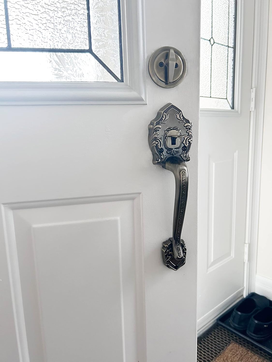 Single Reversal Front Door Hardware Set Luna, Heavy Duty Grip Entry Single Door Lock Set with Grip Handle and deadbolt, Antique Brass Finish